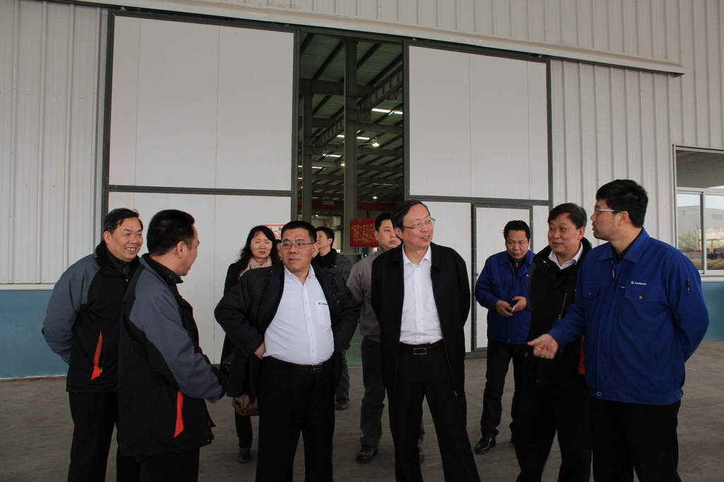 自治區(qū)國資委尹建國書記一行來我公司進行調(diào)研